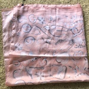 Louis Vuitton Silk scarf/ Shawl